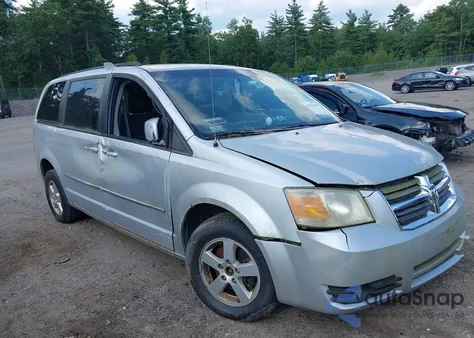 2010 Dodge Grand Caravan Sxt z USA, uszkodzony, nr VIN 2D4RN5D12AR154955